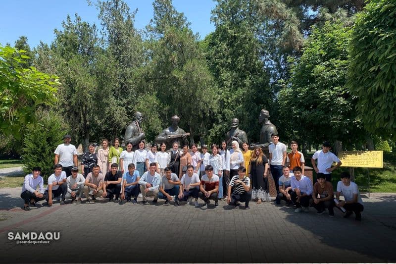 Students at Shoirlar Xiyoboni