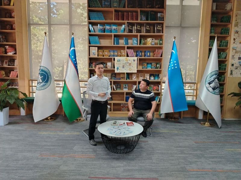 Öğrenciler şair Sherzod Jo‘rayev ile buluşmada