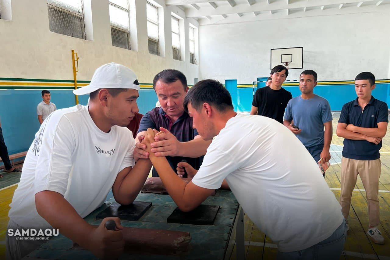 Talabalar va mahalla yoshlari sport o‘yinlarida
